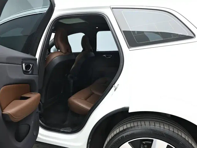 Volvo XC60 — Фото автомобиля 15