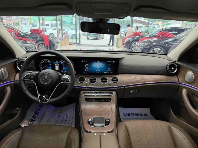 Mercedes-Benz E-Class — Фото автомобиля 10