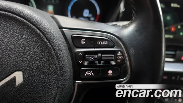Kia Niro — Фото автомобиля 22