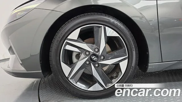 Hyundai Avante CN7 — Фото автомобиля 5