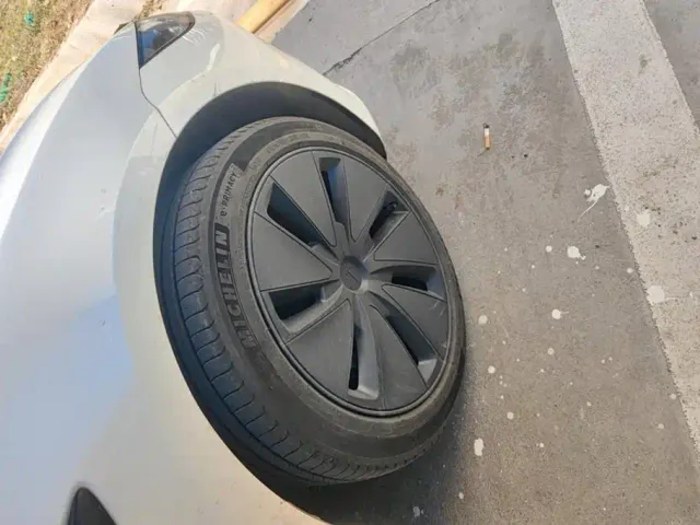 Tesla Model 3 — Фото автомобиля 2