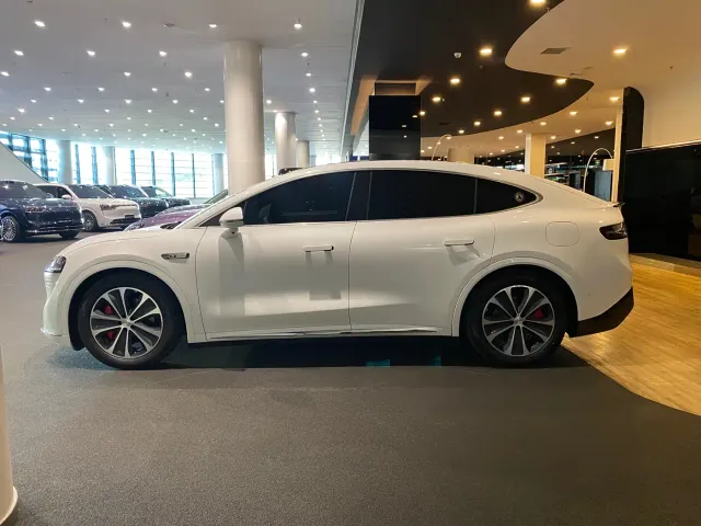 Luxeed R7 — Фото автомобиля 5