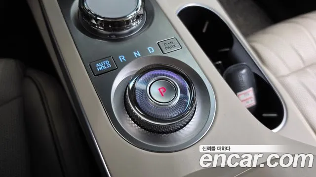 Genesis GV70 — Фото автомобиля 12
