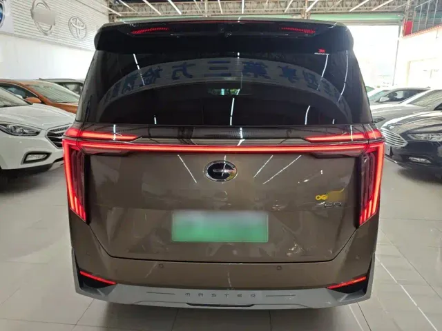 GAC Trumpchi E9 — Фото автомобиля 5