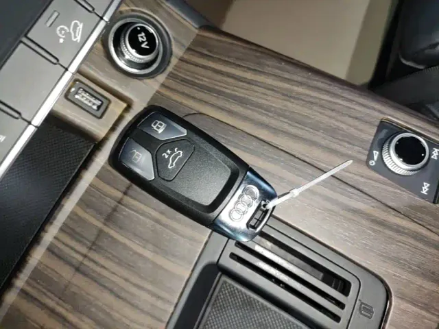 Audi Q5L — Фото автомобиля 8