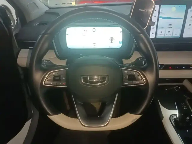 Geely Emgrand L — Фото автомобиля 10