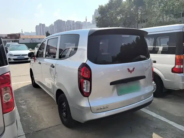 Wuling Hongguang — Фото автомобиля 4