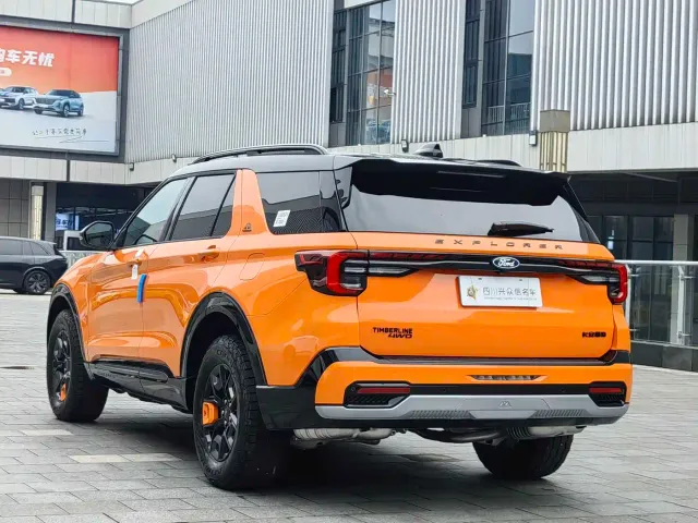 Ford Explorer — Фото автомобиля 5