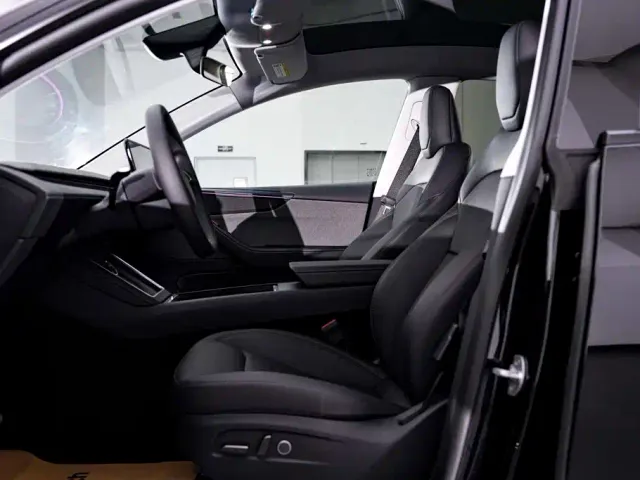 Tesla Model Y — Фото автомобиля 25