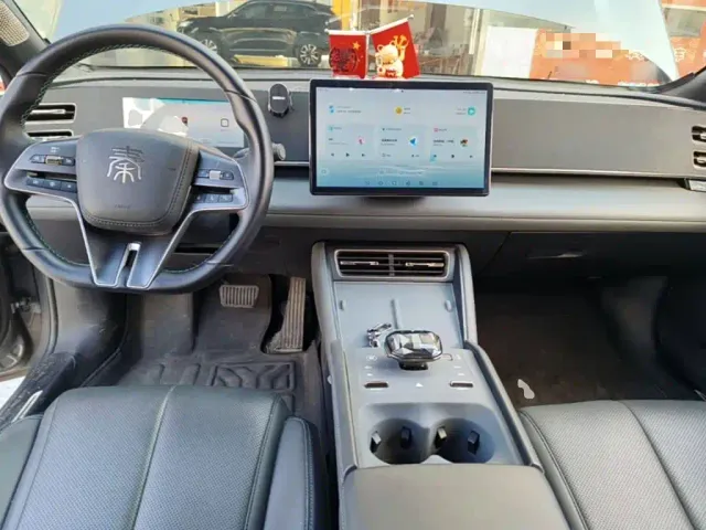 BYD Qin L — Фото автомобиля 9