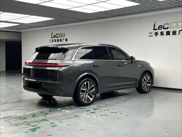 Li Auto L7 — Фото автомобиля 4