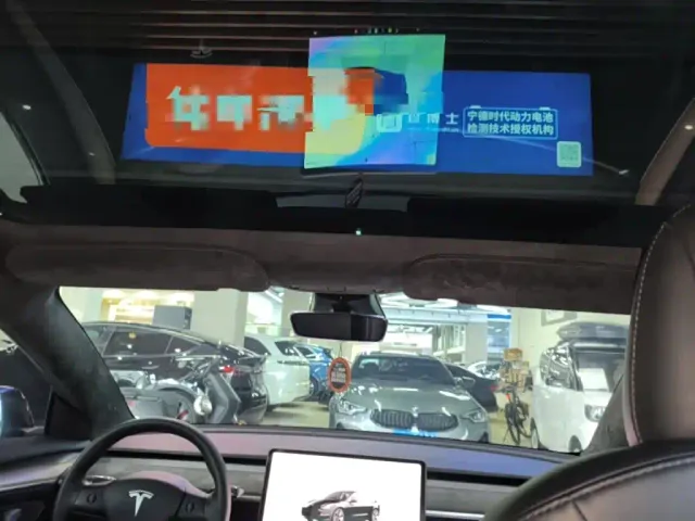 Tesla Model 3 — Фото автомобиля 17