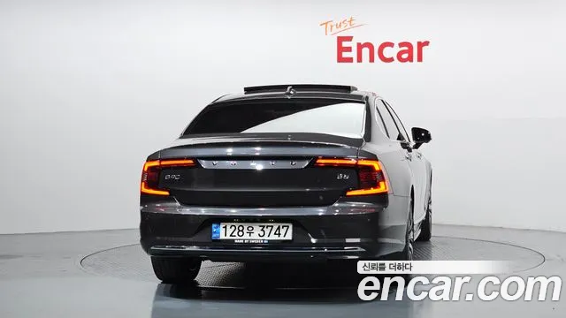 Вольво S90 — Фото автомобиля 4