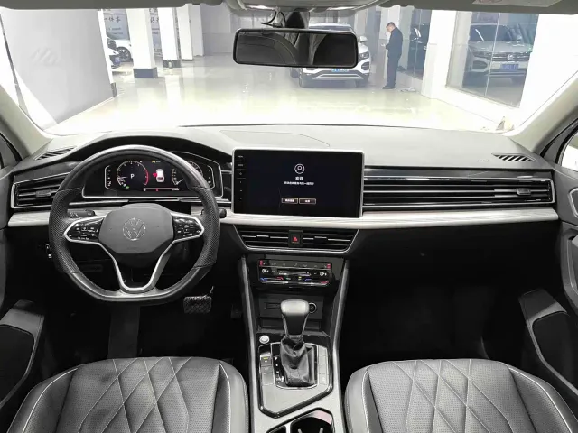 Volkswagen Tiguan L — Фото автомобиля 6