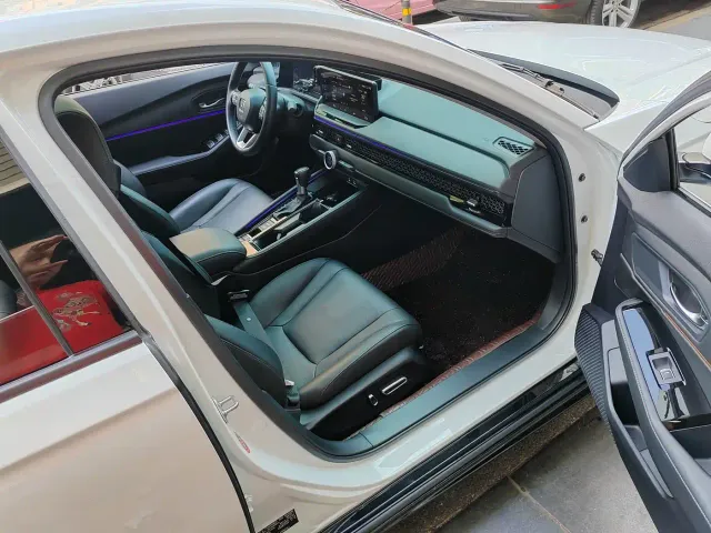 Honda Accord — Фото автомобиля 11