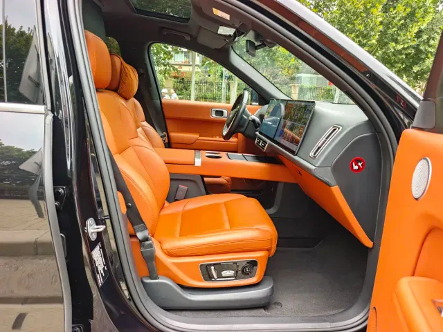 Li Auto L9 — Фото автомобиля 4