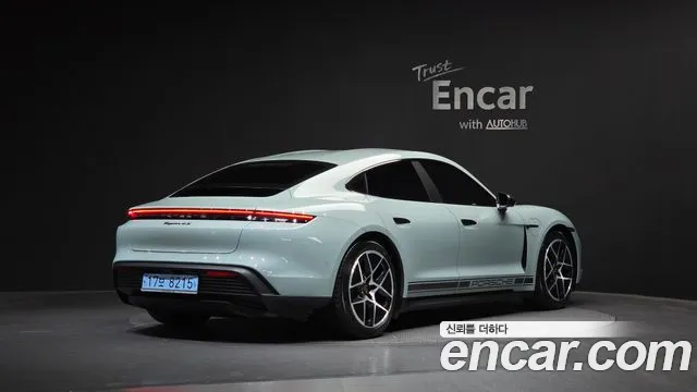 Фотография автомобиля — Porsche Taycan Taycan Khan