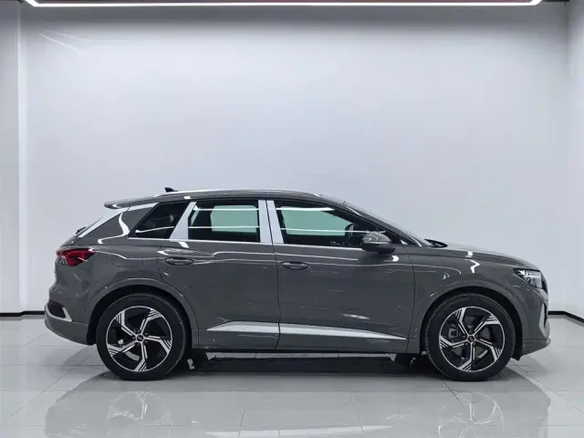 Audi Q4 e-tron — Фото автомобиля 3