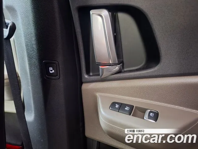 Kia Carnival Generation 4 — Фото автомобиля 20