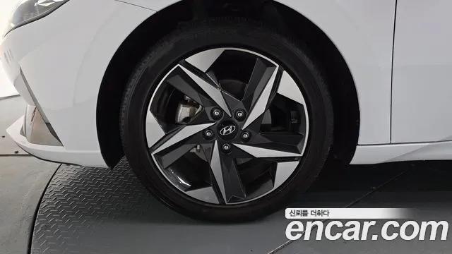 Hyundai Avante CN7 — Фото автомобиля 4