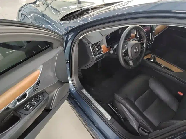 Volvo S90 — Фото автомобиля 15