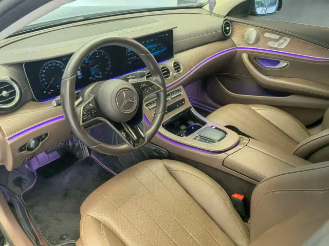 Mercedes-Benz E-Class — Фото автомобиля 12