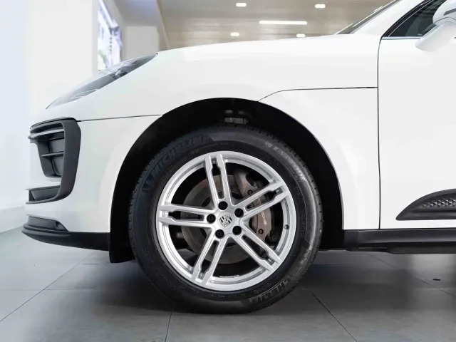 Porsche Macan — Фото автомобиля 9