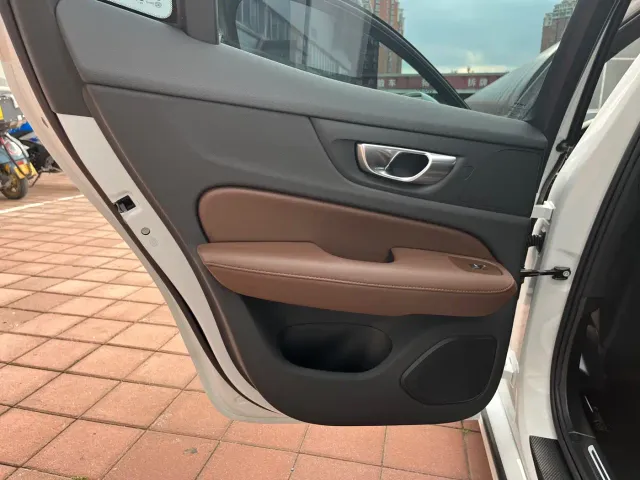 Volvo S60 — Фото автомобиля 14