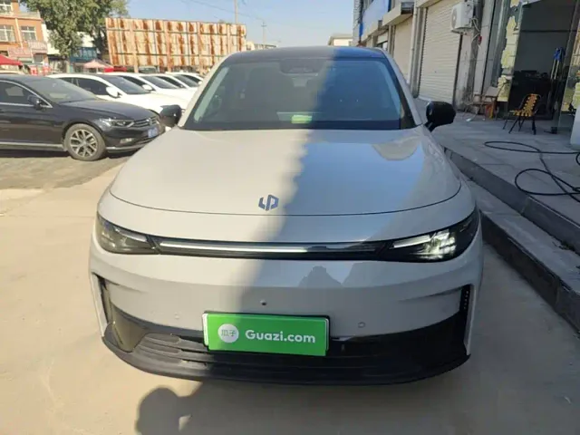 Leapmotor C10 — Фото автомобиля 2
