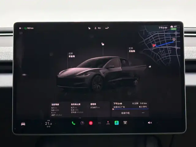 Tesla Model 3 — Фото автомобиля 13