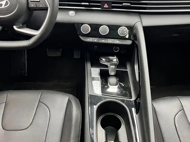 Hyundai Elantra — Фото автомобиля 11