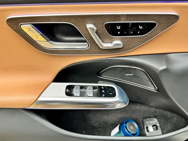 Mercedes-Benz E-Class — Фото автомобиля 16