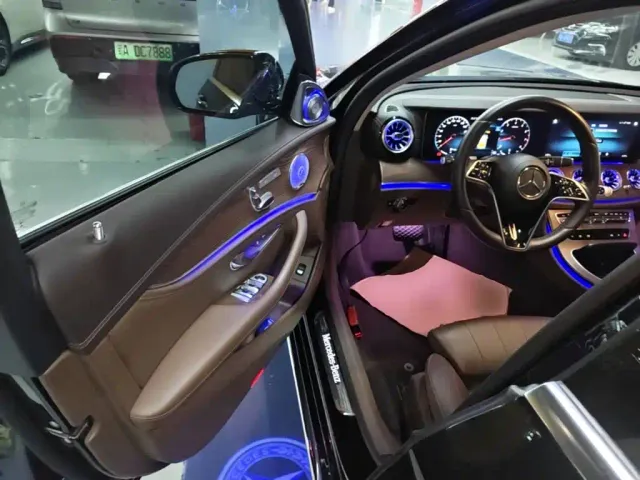Mercedes-Benz E-Class — Фото автомобиля 15