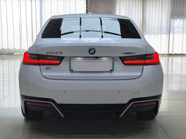 BMW i3 — Фото автомобиля 8