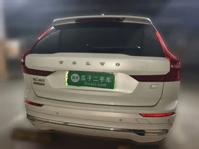 Volvo XC60 — Фото автомобиля 3