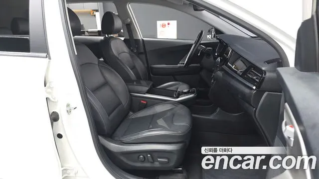 Kia Niro — Фото автомобиля 17