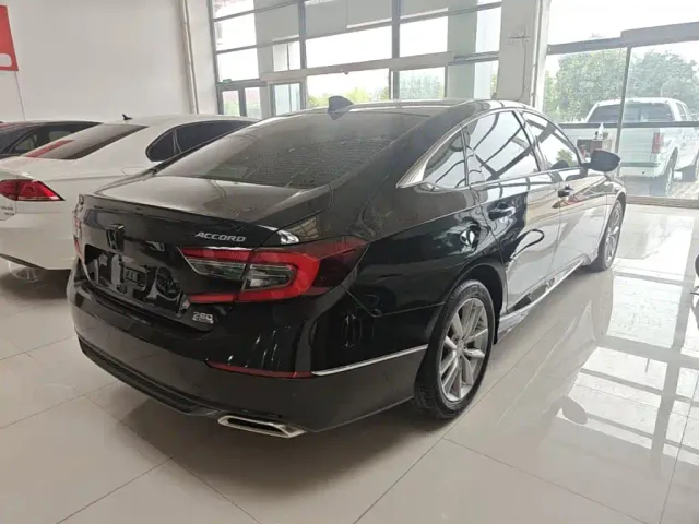 Honda Accord — Фото автомобиля 6