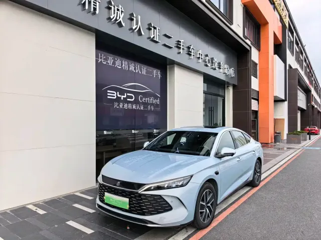 Фотография автомобиля — BYD Qin L
