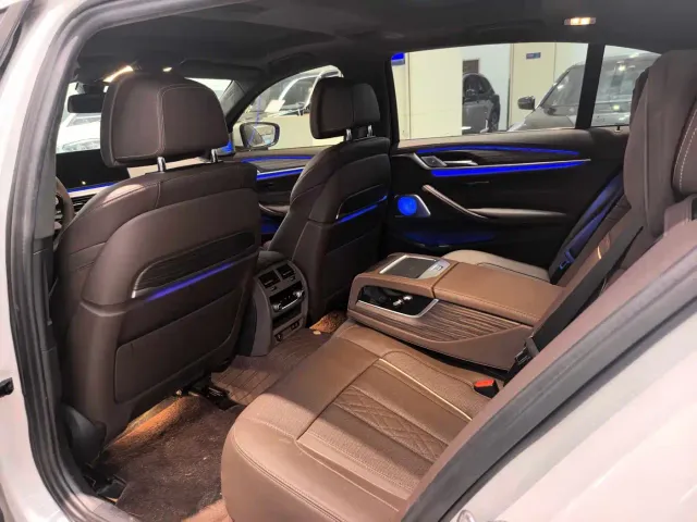 BMW 5 Series — Фото автомобиля 7