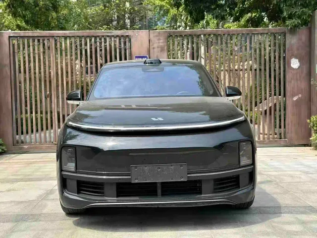 Li Auto L8 — Фото автомобиля 2