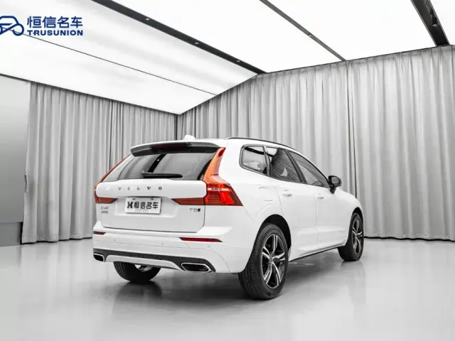 Volvo XC60 — Фото автомобиля 5