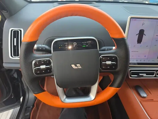 Li Auto L7 — Фото автомобиля 10