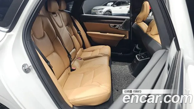 Volvo S90 — Фото автомобиля 29
