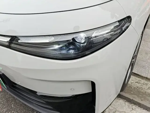 Leapmotor C10 — Фото автомобиля 23
