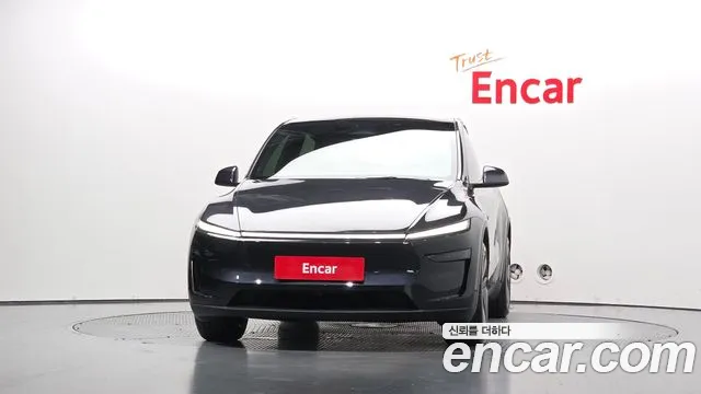 Tesla Model Y — Фото автомобиля 3