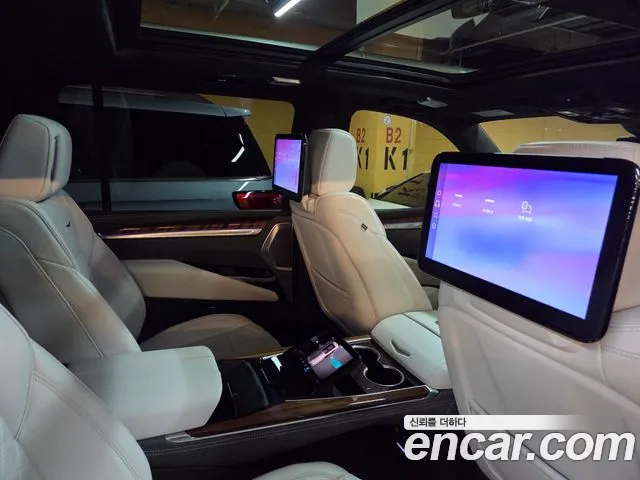Cadillac Escalade Generation 5 — Фото автомобиля 12