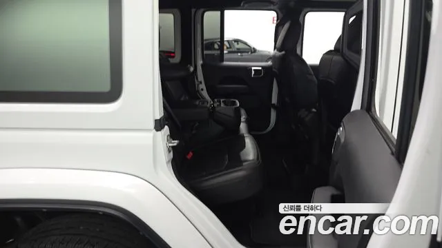 Jeep Wrangler JL — Фото автомобиля 17