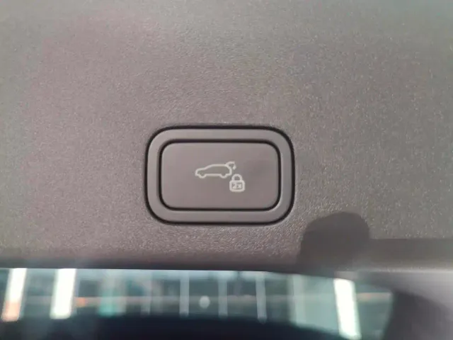 Li Auto Li Auto i6 2025 2WD Base Model — Фото автомобиля 13