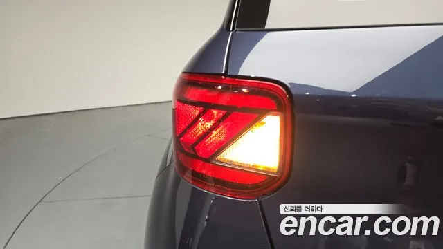 Hyundai Venue — Фото автомобиля 22
