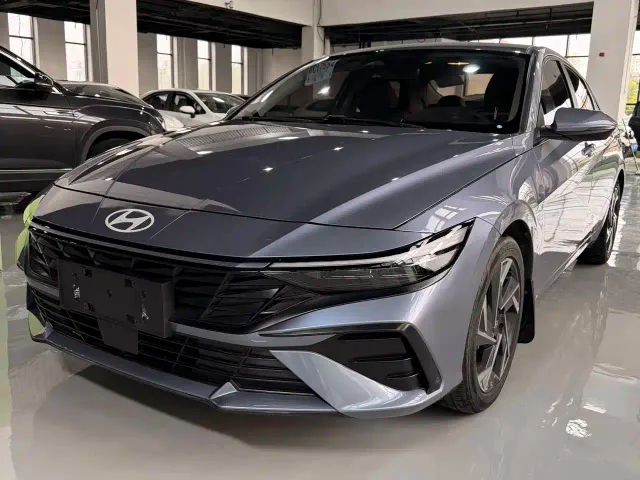 Hyundai Elantra — Фото автомобиля 3